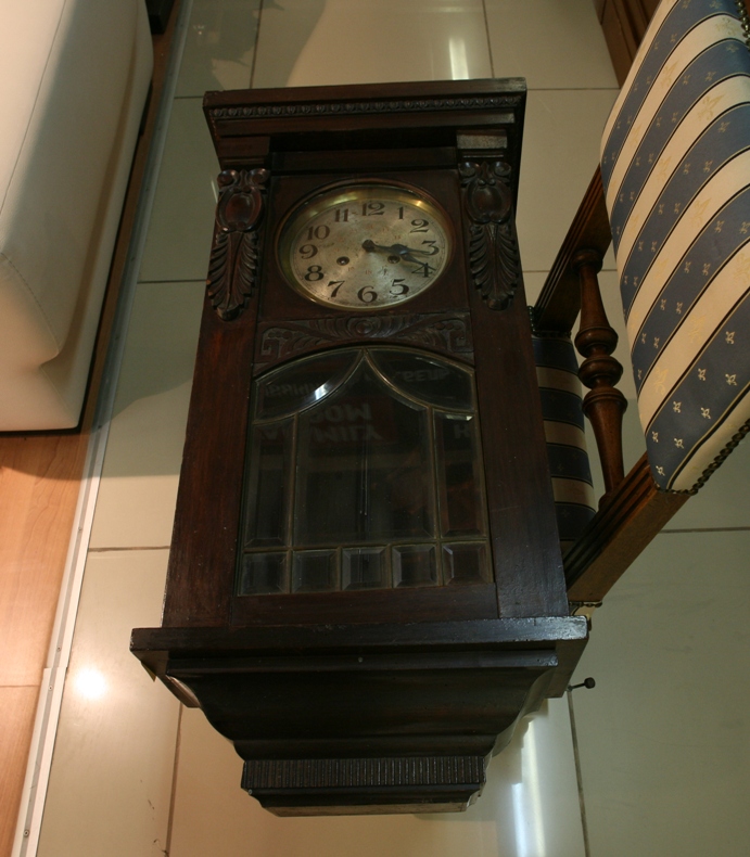 Настенные часы старинной немецкой компанией, ”RECORD Gong”, Германия.