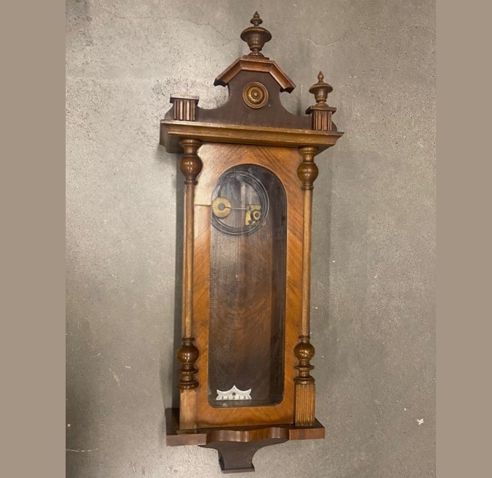 Старинные настенные часы Lenzkirch (корпус), Германия.