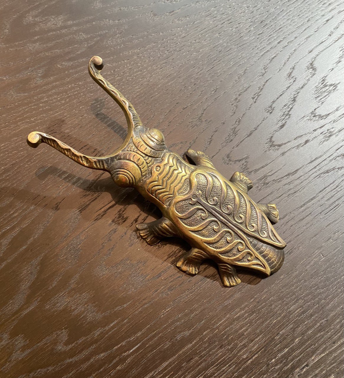 Рожок для снятия обуви Жук Скарабей