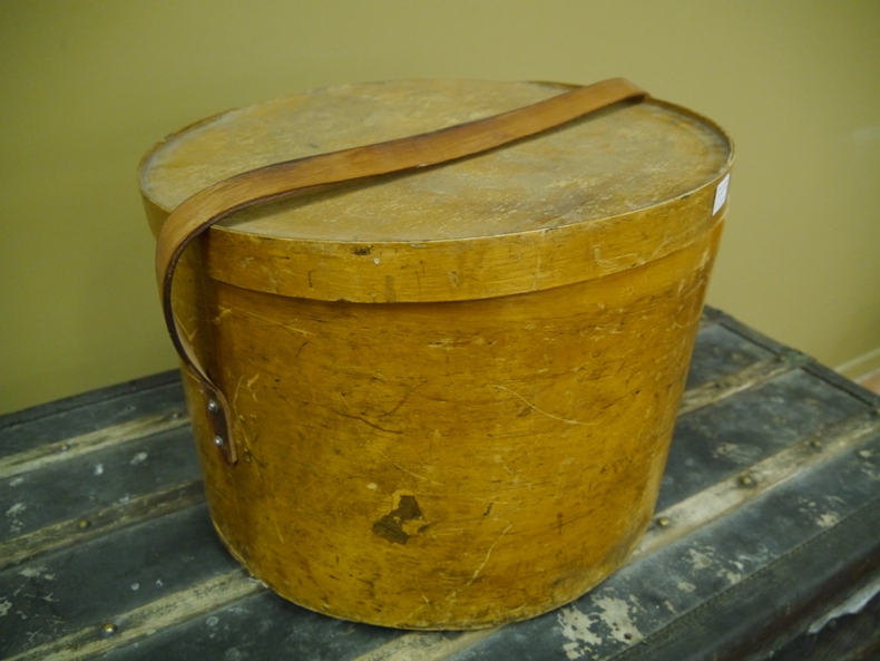 Шляпная коробка большая