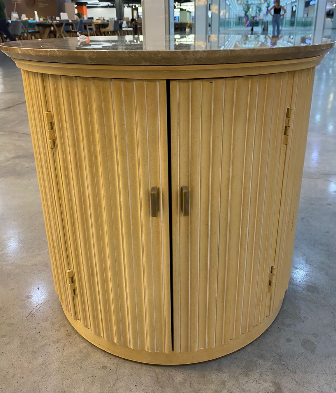 Тумба круглая с мраморной столешницей, Century Furniture.