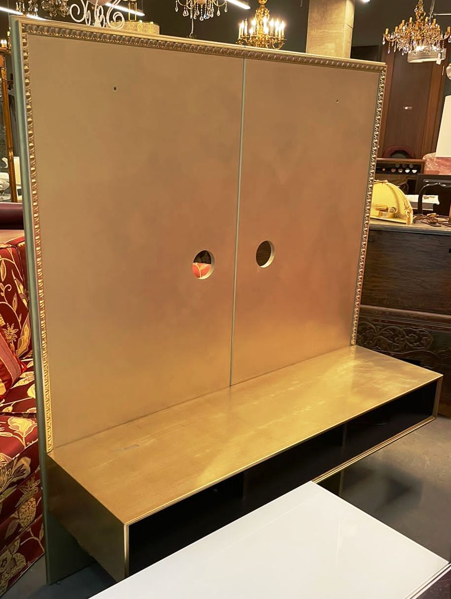 Стойка под TV THE FRAME HOME CINEMA BAROQUE, Vismara Design.
