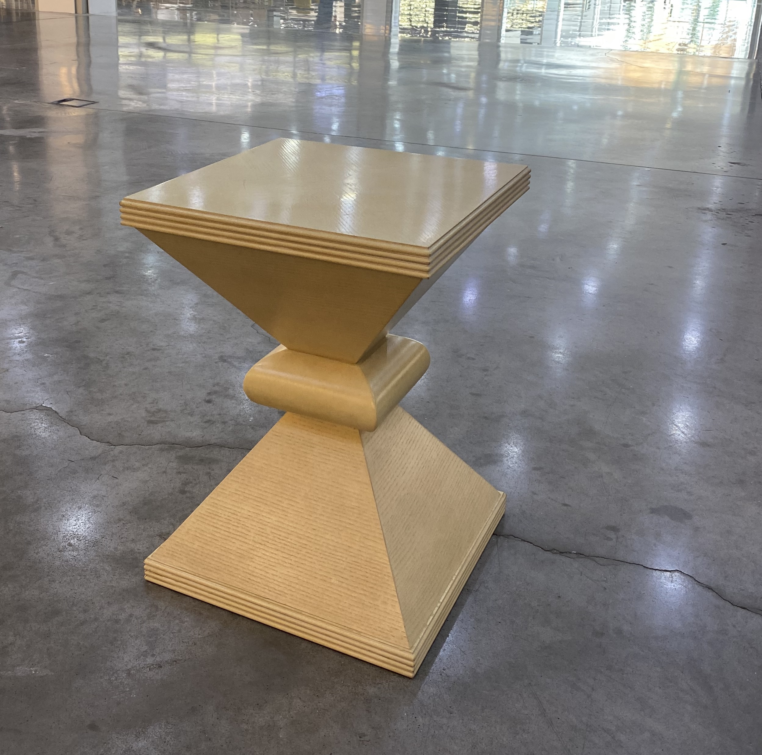 Столик кофейный Casa Bella, Century Furniture.