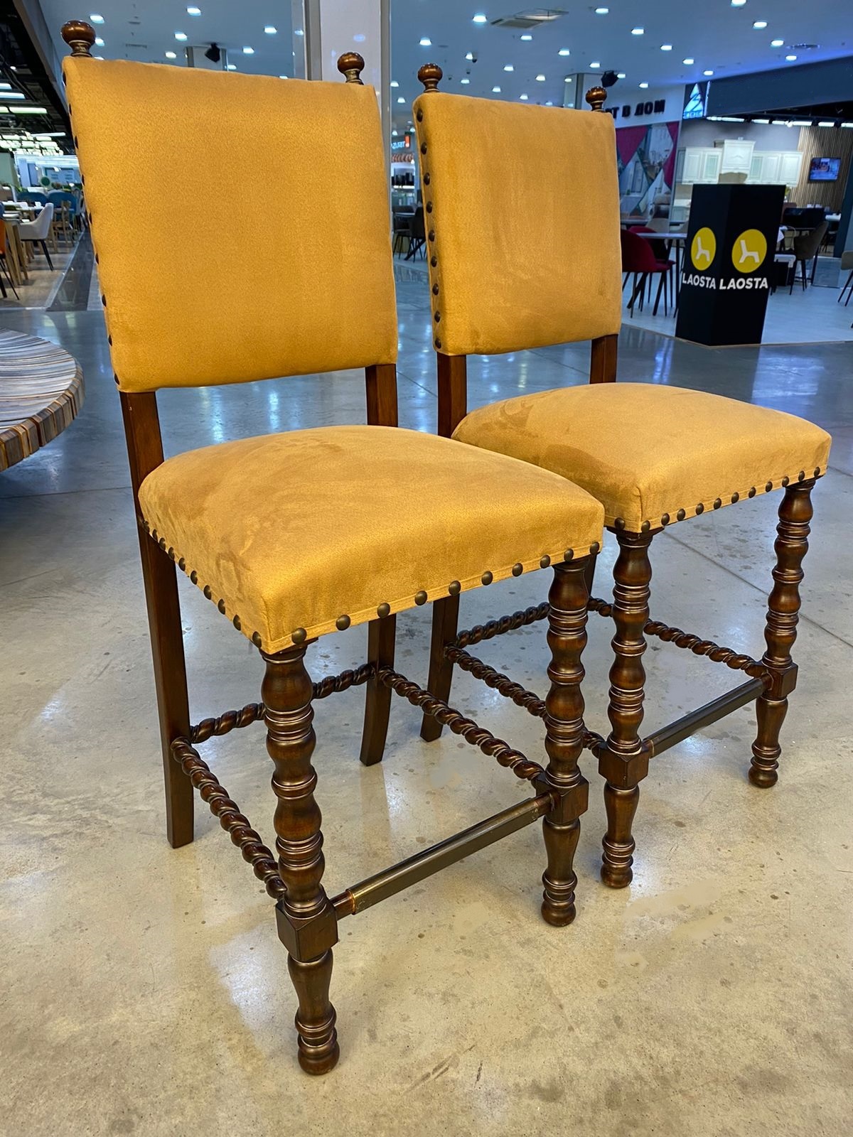 Барный стул Cromwell Chair.